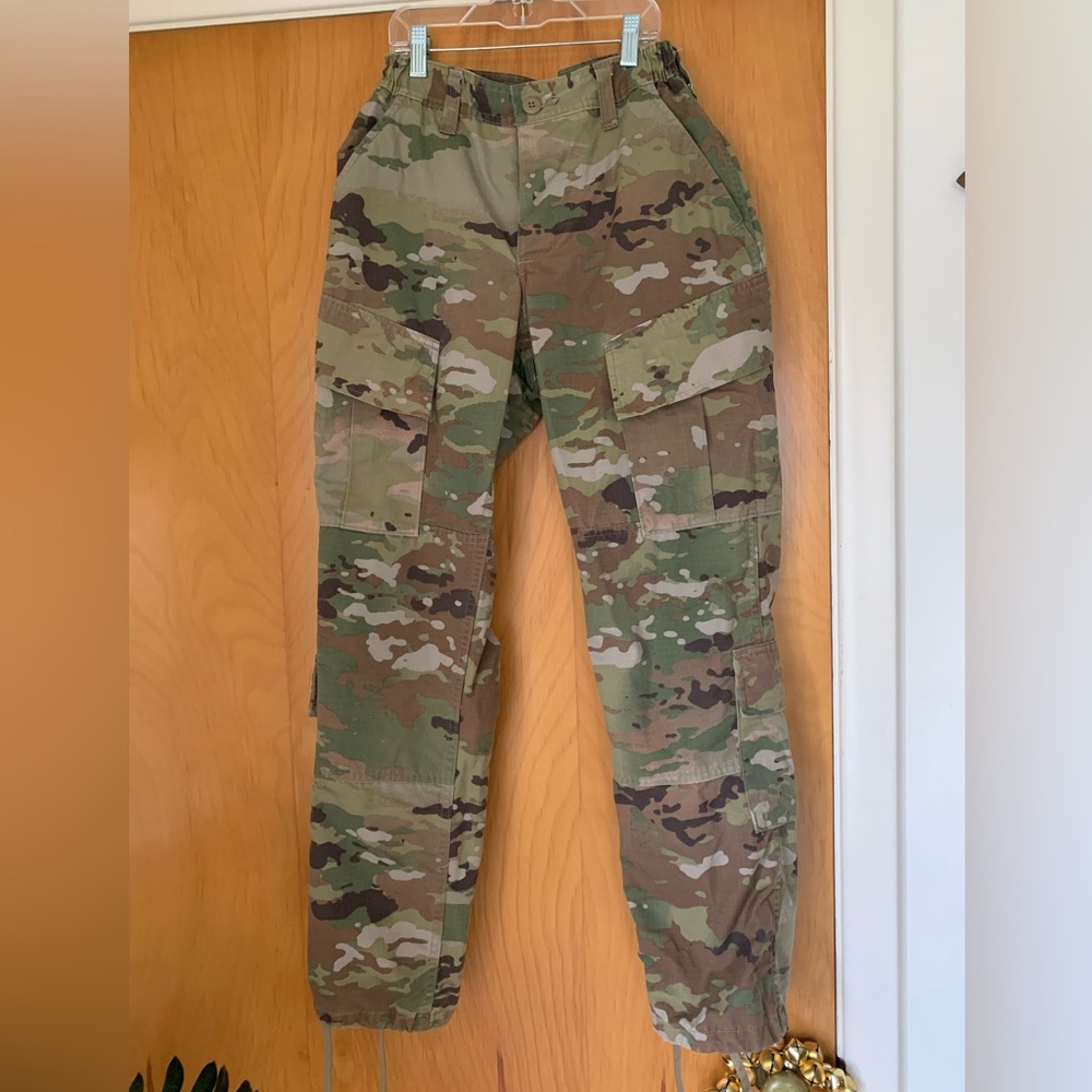 Woman Military Issue Cargo Pants